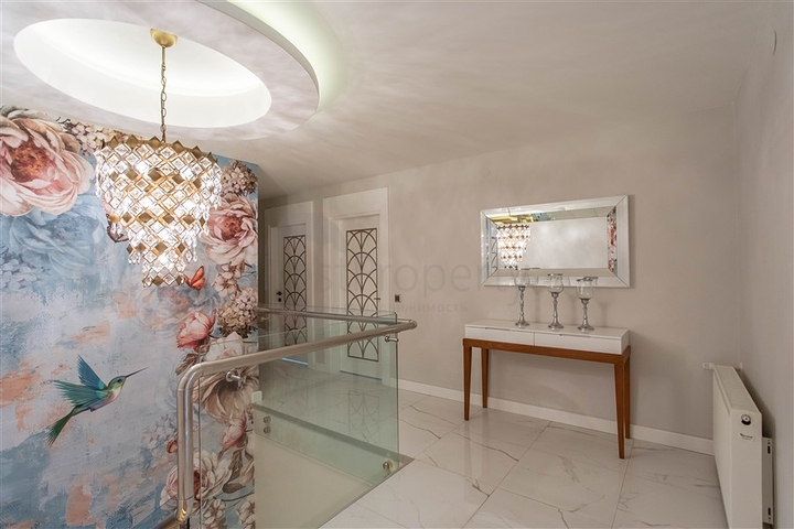 Шикарный пентхаус на первой береговой линии