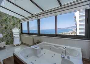 Шикарный пентхаус на первой береговой линии