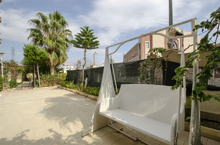 Квартира 1+1 с мебелью рядом с русской школой в Анталии