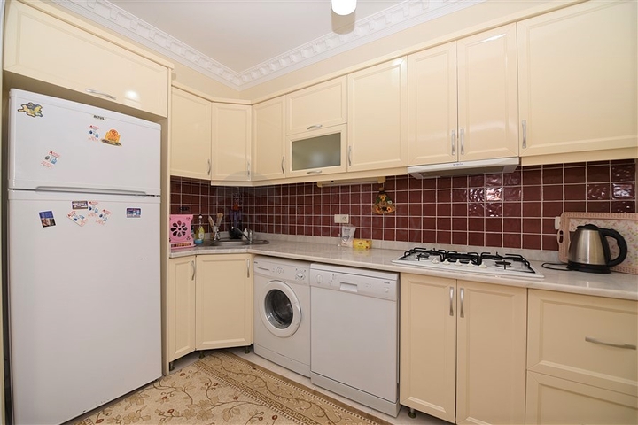 Квартира с мебелью и видом на сад в Махмутларе