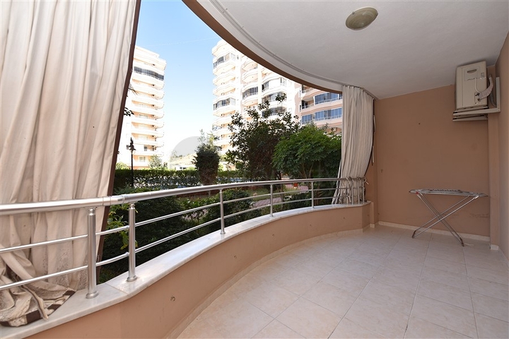 Квартира с мебелью и видом на сад в Махмутларе