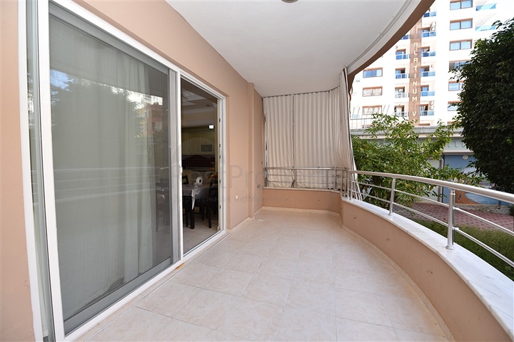 Квартира с мебелью и видом на сад в Махмутларе