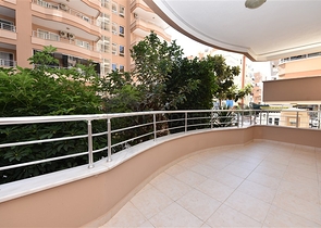 Квартира с мебелью и видом на сад в Махмутларе