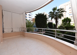 Квартира с мебелью и видом на сад в Махмутларе