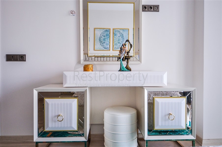 Квартира с мебелью в новом комплексе в центре Алании