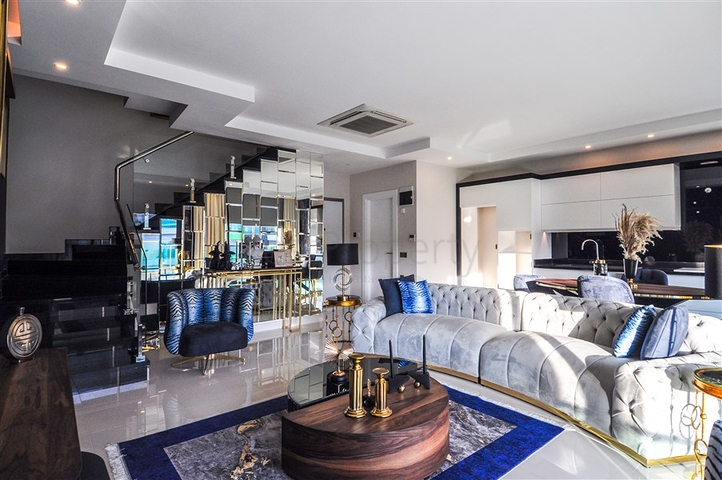 Роскошный пентхаус в 5 минутах ходьбы от моря