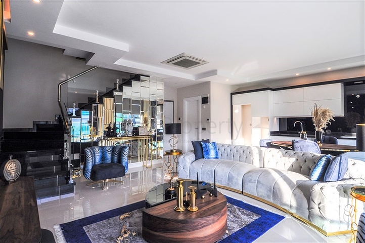 Роскошный пентхаус в 5 минутах ходьбы от моря