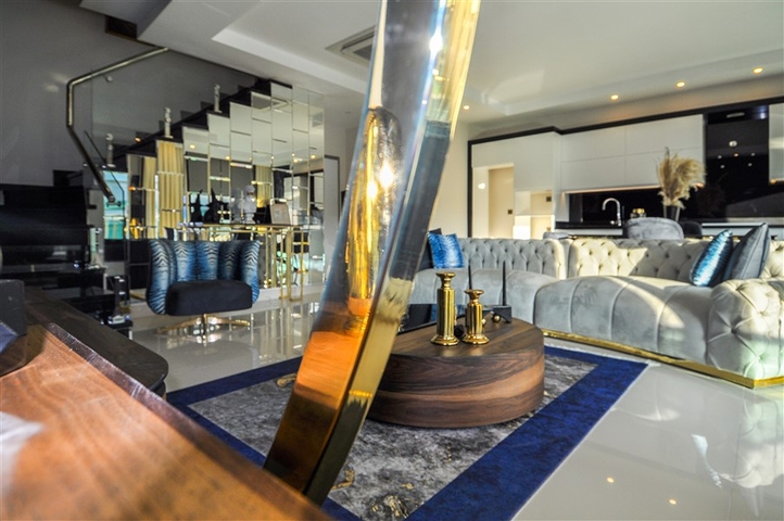 Роскошный пентхаус в 5 минутах ходьбы от моря