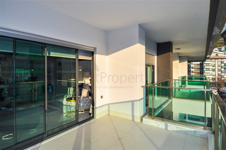 Роскошный пентхаус в 5 минутах ходьбы от моря