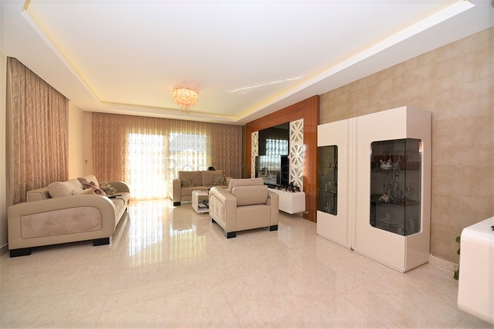 Меблированный пентхаус с тремя спальнями