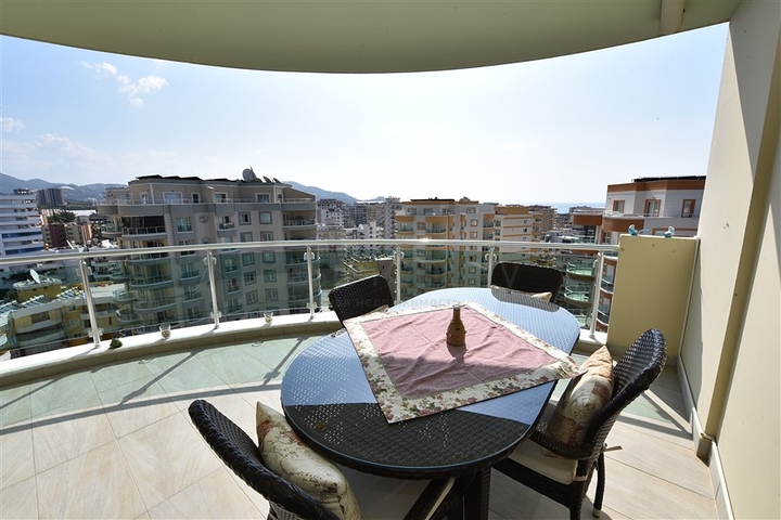 Меблированный пентхаус с тремя спальнями