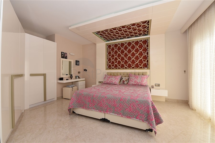 Меблированный пентхаус с тремя спальнями