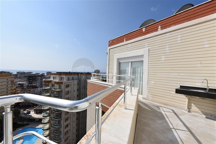 Меблированный пентхаус с тремя спальнями