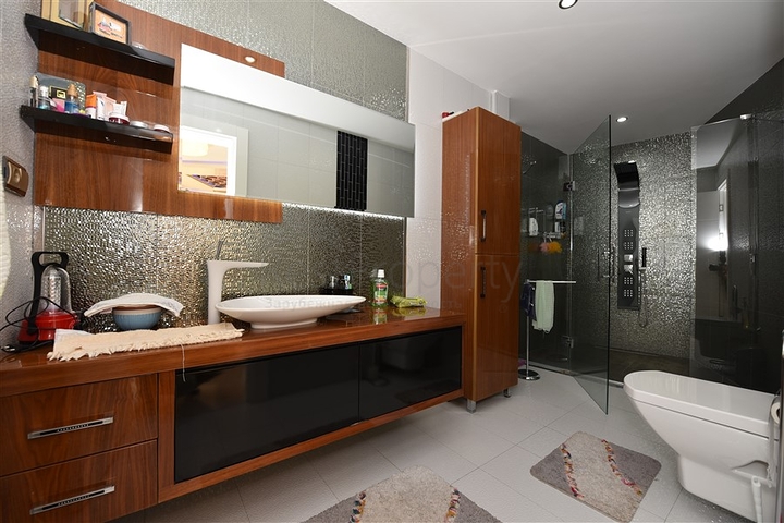 Меблированный пентхаус с тремя спальнями