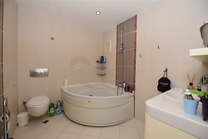 Меблированный пентхаус с тремя спальнями