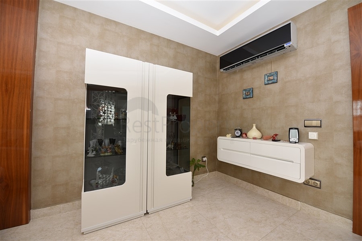 Меблированный пентхаус с тремя спальнями