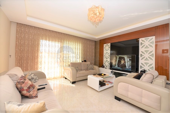 Меблированный пентхаус с тремя спальнями