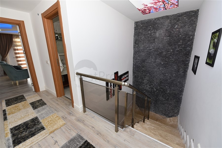 Меблированный пентхаус по привлекательной цене