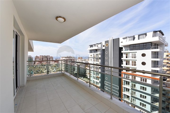 Меблированный пентхаус по привлекательной цене