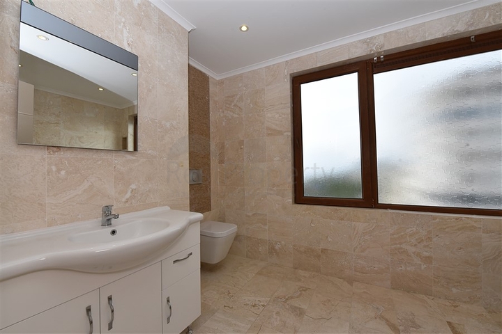 Дуплекс планировки 2+1 с прямым видом на море