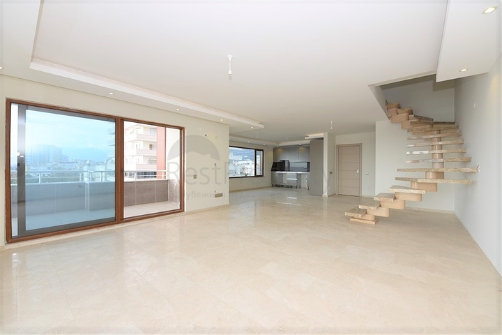 Дуплекс планировки 2+1 с прямым видом на море