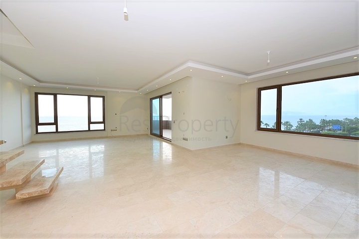 Дуплекс планировки 2+1 с прямым видом на море