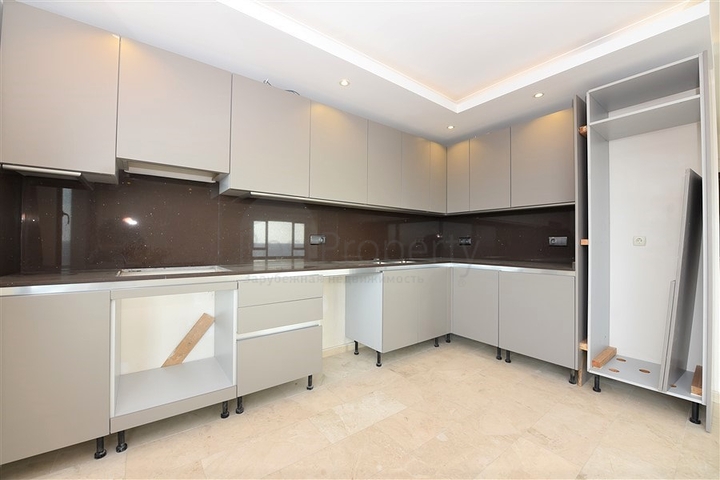 Дуплекс планировки 2+1 с прямым видом на море