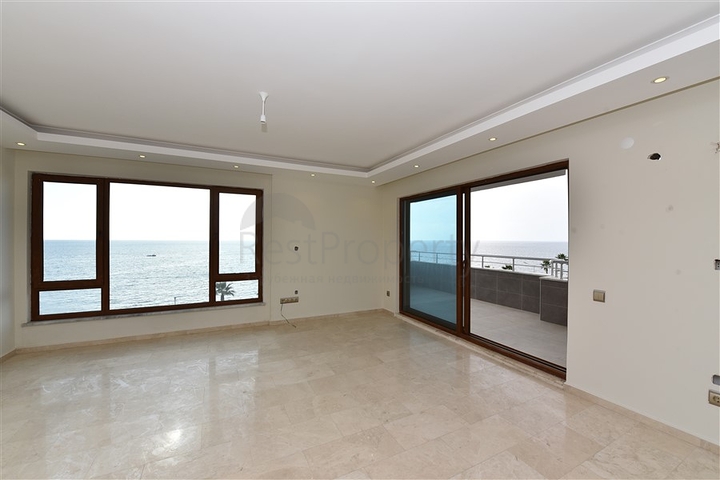 Дуплекс планировки 2+1 с прямым видом на море