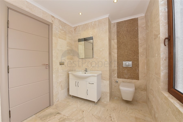 Дуплекс планировки 2+1 с прямым видом на море