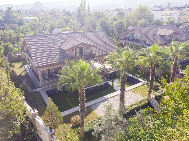 Отдельностоящая вилла 3+1 с мебелью в Асланбуджаке Кемере