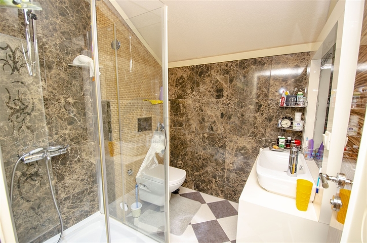 Отдельностоящая вилла 3+1 с мебелью в Асланбуджаке Кемере