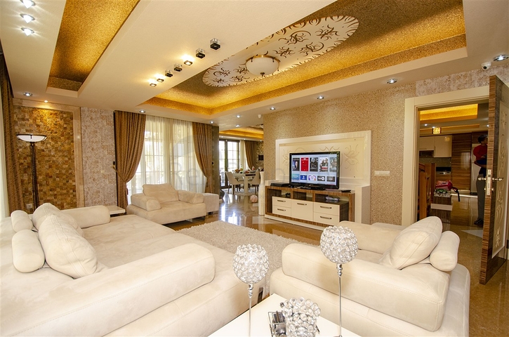 Отдельностоящая вилла 3+1 с мебелью в Асланбуджаке Кемере