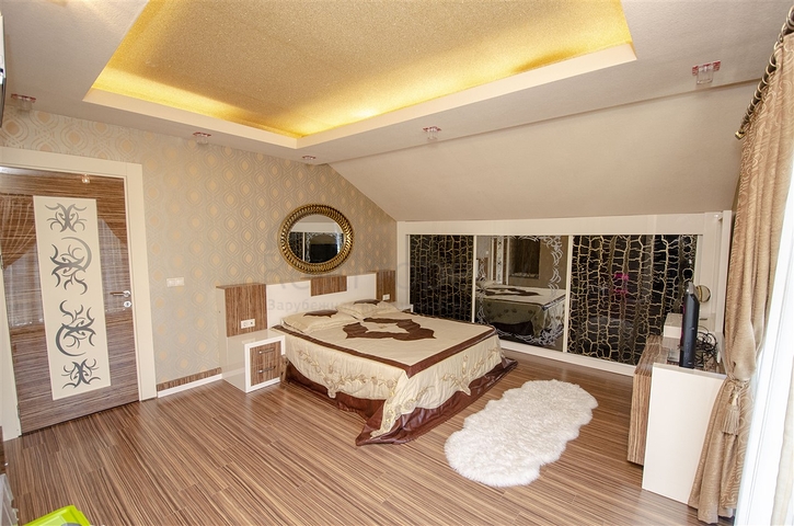 Отдельностоящая вилла 3+1 с мебелью в Асланбуджаке Кемере