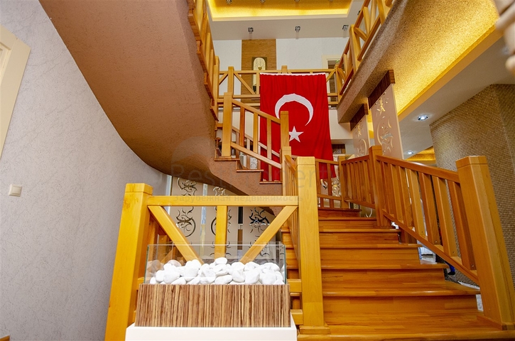 Отдельностоящая вилла 3+1 с мебелью в Асланбуджаке Кемере