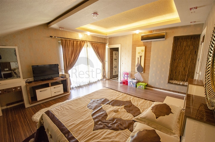 Отдельностоящая вилла 3+1 с мебелью в Асланбуджаке Кемере