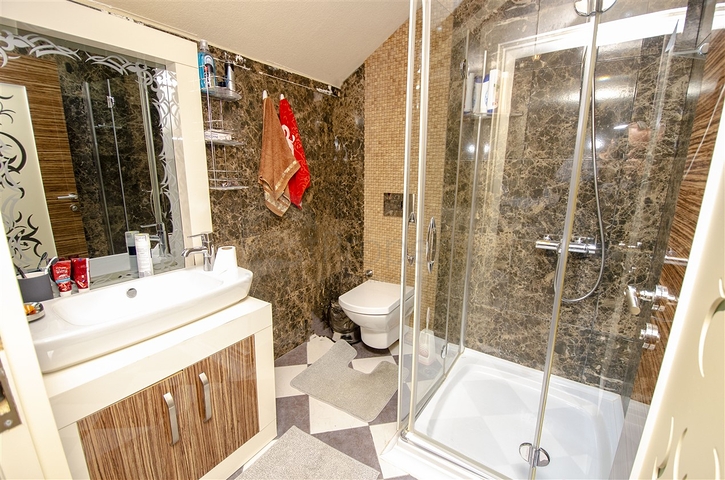 Отдельностоящая вилла 3+1 с мебелью в Асланбуджаке Кемере