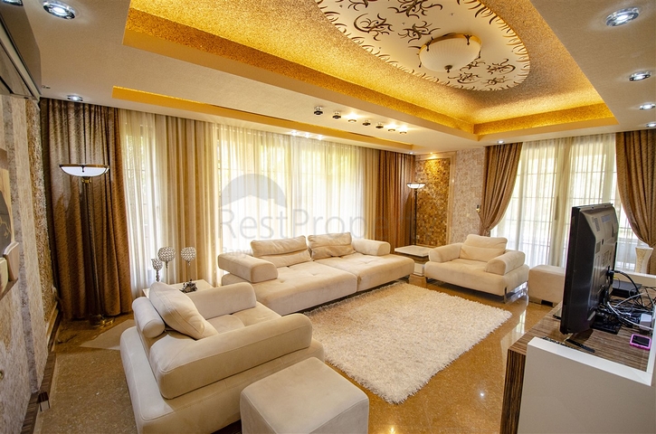 Отдельностоящая вилла 3+1 с мебелью в Асланбуджаке Кемере