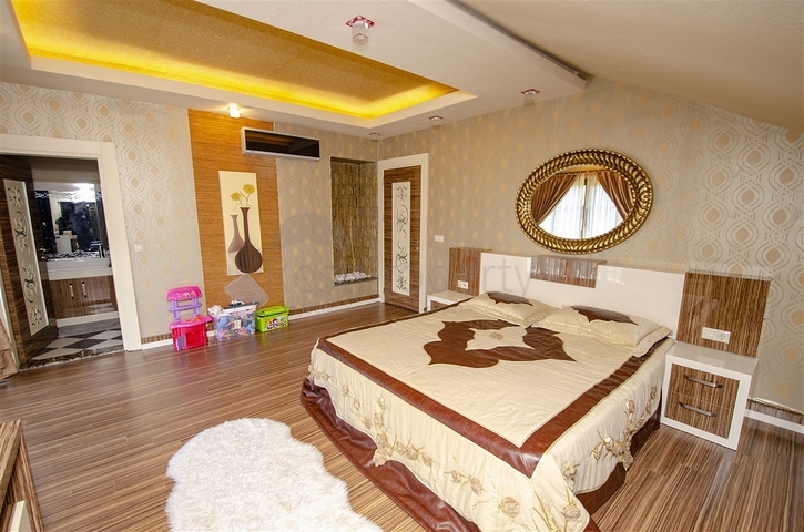 Отдельностоящая вилла 3+1 с мебелью в Асланбуджаке Кемере