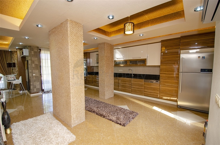 Отдельностоящая вилла 3+1 с мебелью в Асланбуджаке Кемере