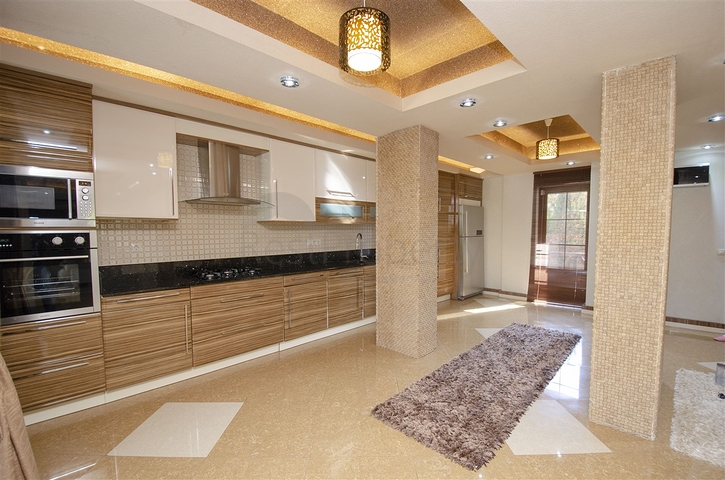 Отдельностоящая вилла 3+1 с мебелью в Асланбуджаке Кемере