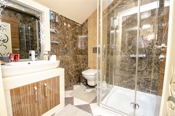 Отдельностоящая вилла 3+1 с мебелью в Асланбуджаке Кемере