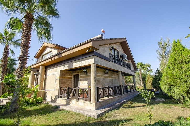 Отдельностоящая вилла 3+1 с мебелью в Асланбуджаке Кемере