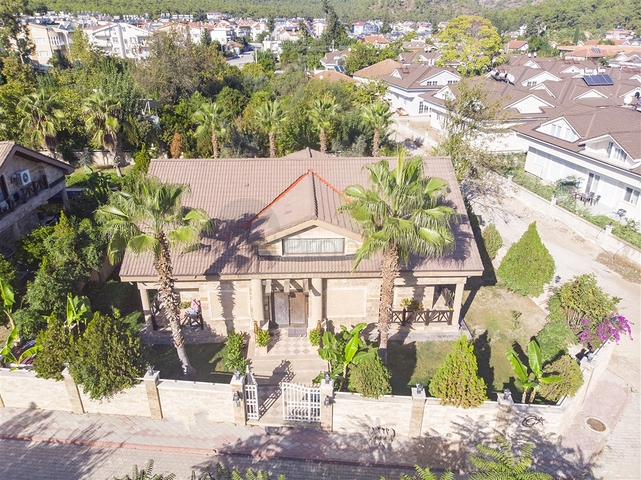 Отдельностоящая вилла 3+1 с мебелью в Асланбуджаке Кемере