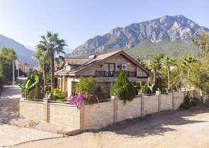 Отдельностоящая вилла 3+1 с мебелью в Асланбуджаке Кемере