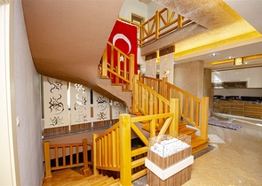 Отдельностоящая вилла 3+1 с мебелью в Асланбуджаке Кемере