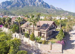 Отдельностоящая вилла 3+1 с мебелью в Асланбуджаке Кемере