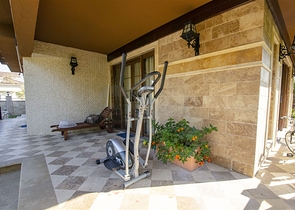 Отдельностоящая вилла 3+1 с мебелью в Асланбуджаке Кемере