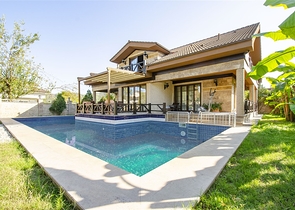 Отдельностоящая вилла 3+1 с мебелью в Асланбуджаке Кемере