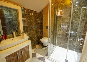 Отдельностоящая вилла 3+1 с мебелью в Асланбуджаке Кемере