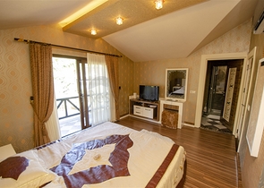 Отдельностоящая вилла 3+1 с мебелью в Асланбуджаке Кемере